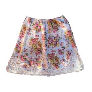 Oscar de la Renta Flirty Floral Silky Skirt with Lace Trim